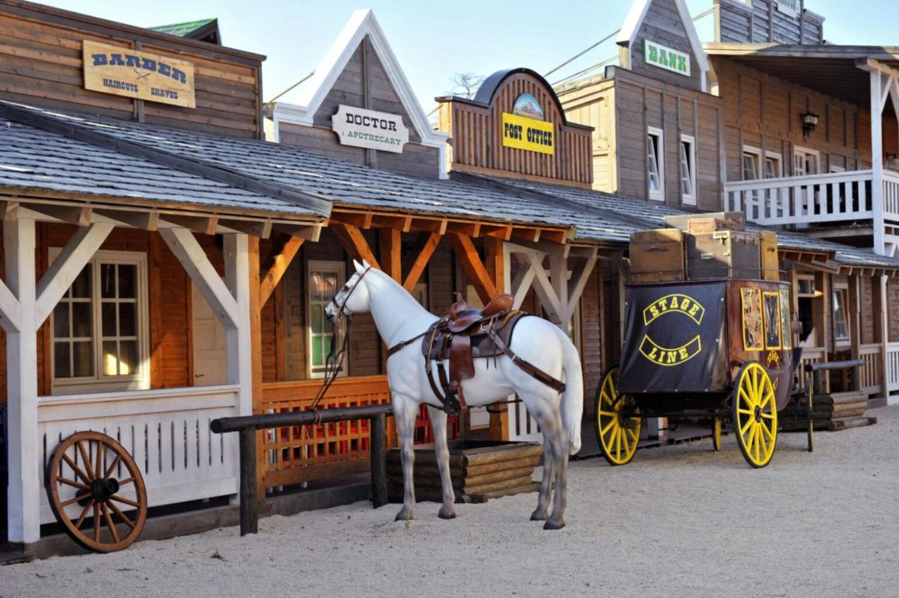 El Paso City, Zlatibor - Unique Wooden Cottages, Treehouse, Wild West Rooms, Accommodation 1-6 People Ngoại thất bức ảnh
