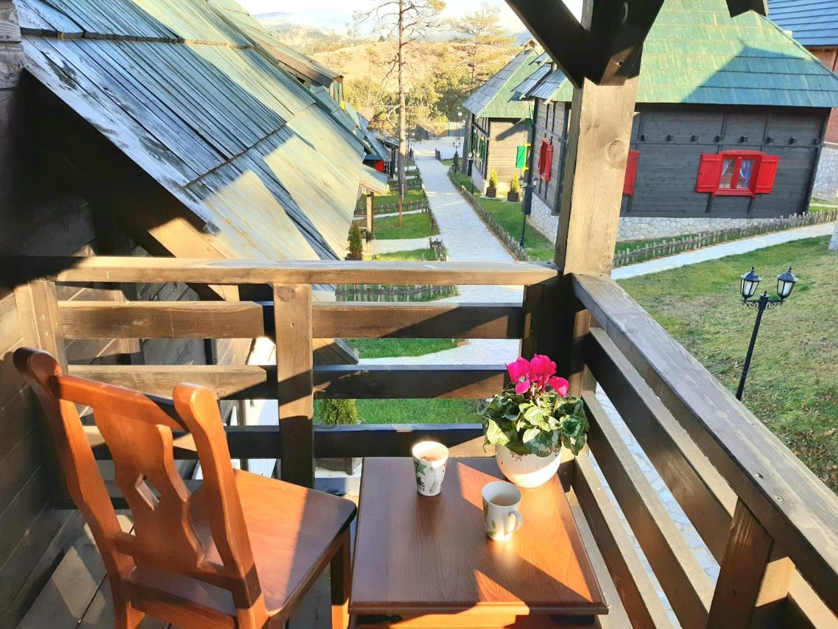 El Paso City, Zlatibor - Unique Wooden Cottages, Treehouse, Wild West Rooms, Accommodation 1-6 People Ngoại thất bức ảnh