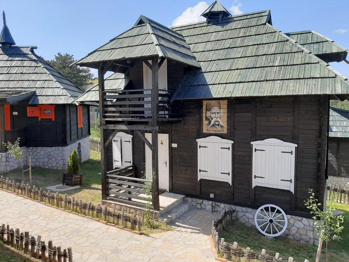 El Paso City, Zlatibor - Unique Wooden Cottages, Treehouse, Wild West Rooms, Accommodation 1-6 People Ngoại thất bức ảnh