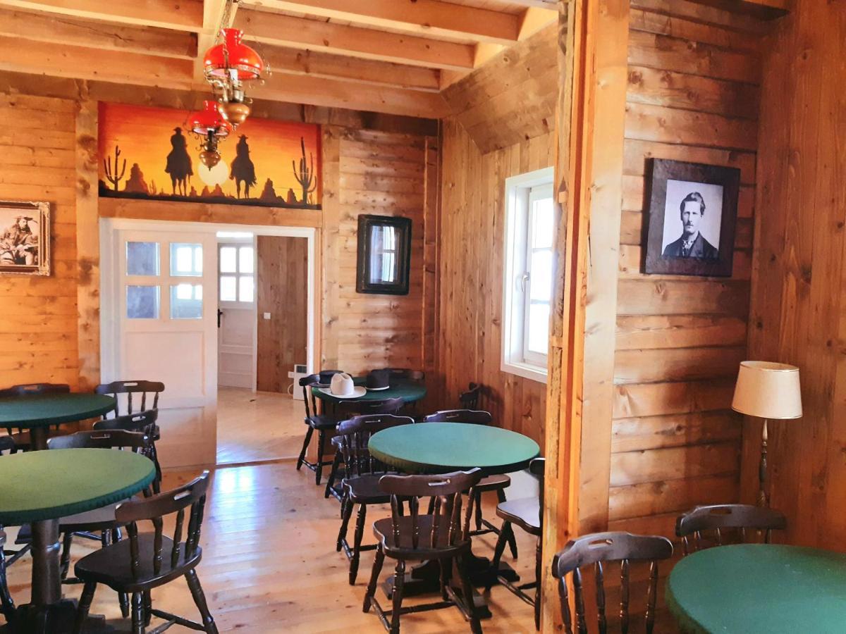 El Paso City, Zlatibor - Unique Wooden Cottages, Treehouse, Wild West Rooms, Accommodation 1-6 People Ngoại thất bức ảnh