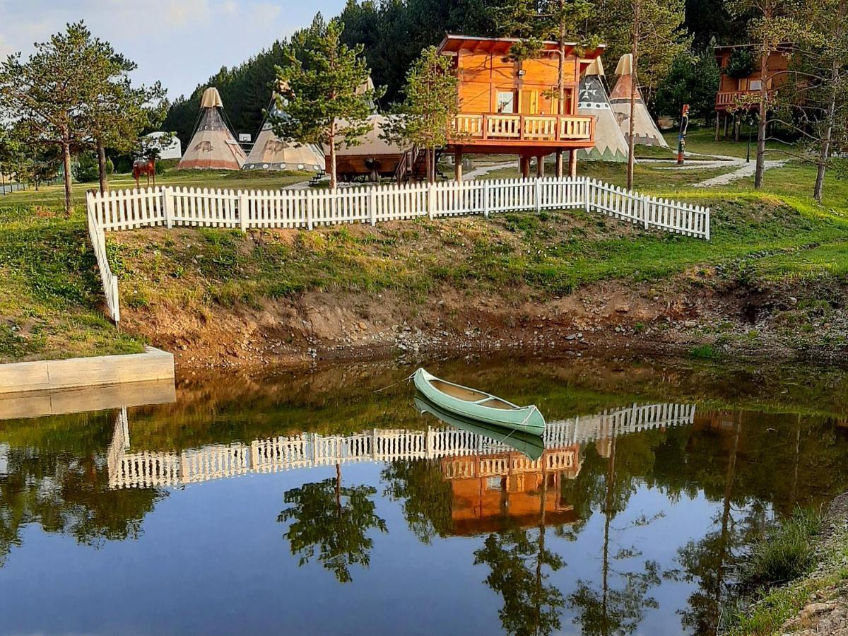 El Paso City, Zlatibor - Unique Wooden Cottages, Treehouse, Wild West Rooms, Accommodation 1-6 People Ngoại thất bức ảnh