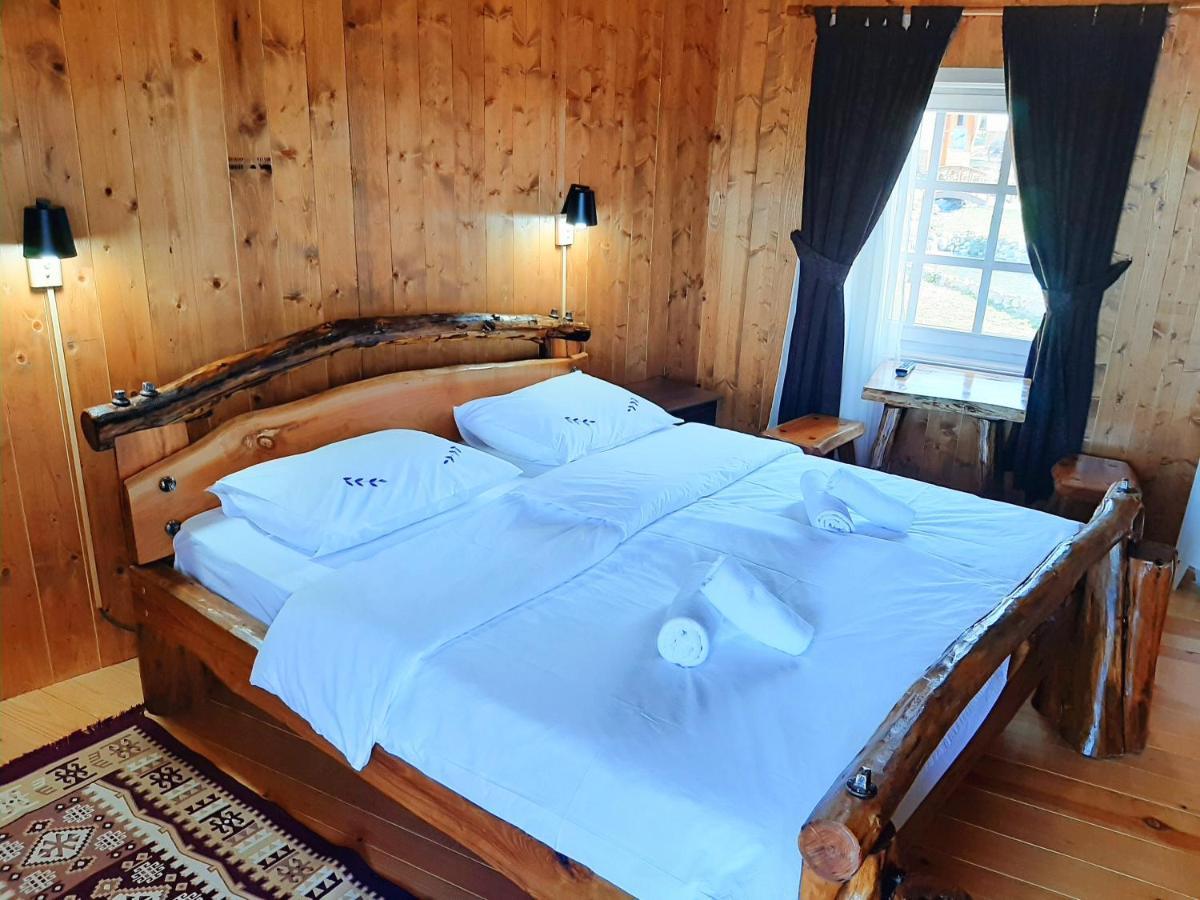 El Paso City, Zlatibor - Unique Wooden Cottages, Treehouse, Wild West Rooms, Accommodation 1-6 People Ngoại thất bức ảnh