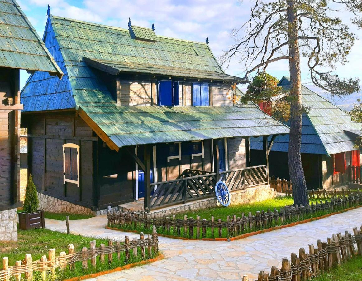 El Paso City, Zlatibor - Unique Wooden Cottages, Treehouse, Wild West Rooms, Accommodation 1-6 People Ngoại thất bức ảnh