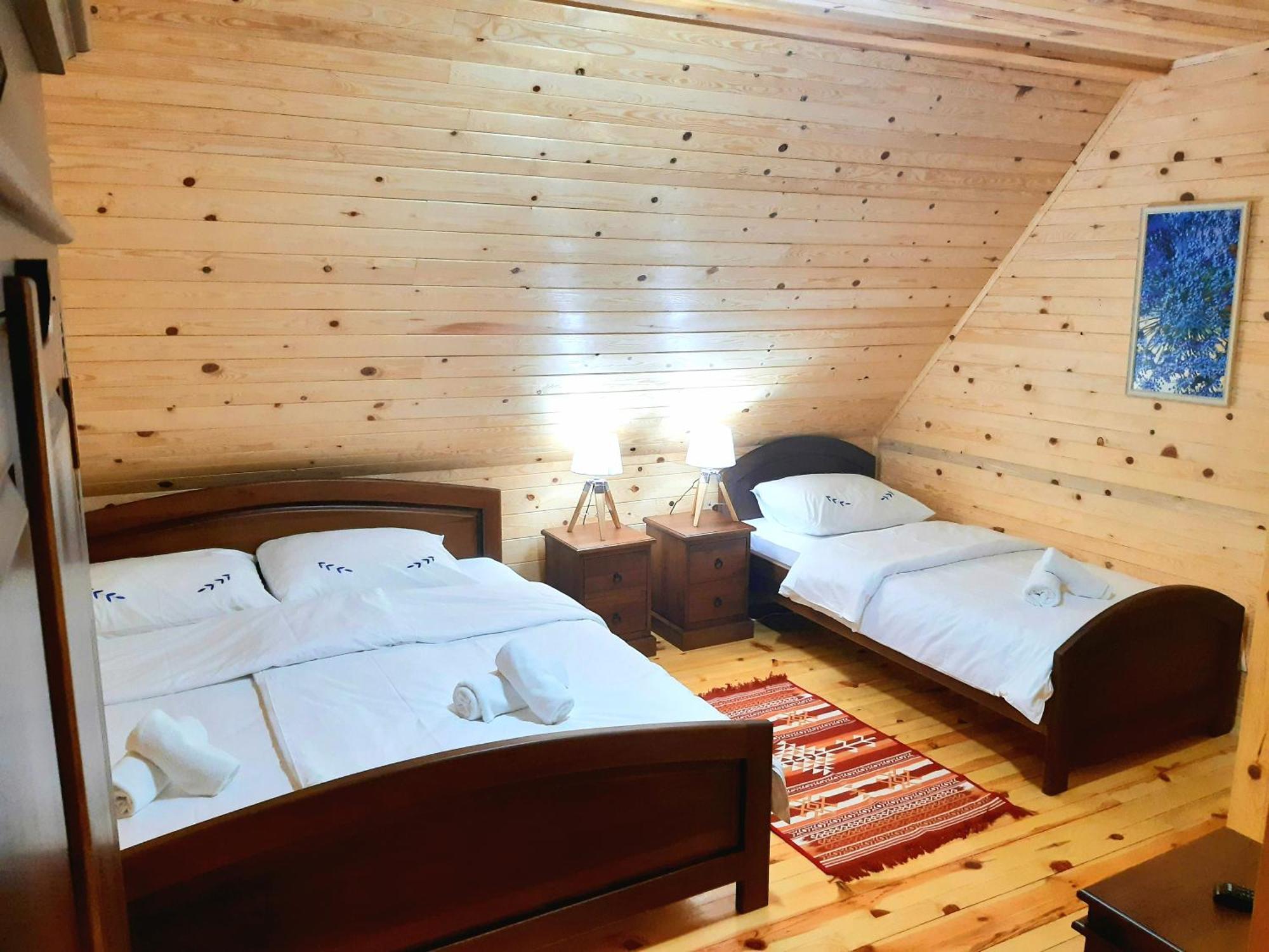 El Paso City, Zlatibor - Unique Wooden Cottages, Treehouse, Wild West Rooms, Accommodation 1-6 People Phòng bức ảnh
