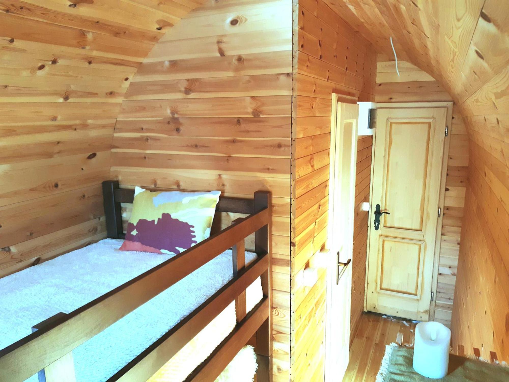 El Paso City, Zlatibor - Unique Wooden Cottages, Treehouse, Wild West Rooms, Accommodation 1-6 People Phòng bức ảnh